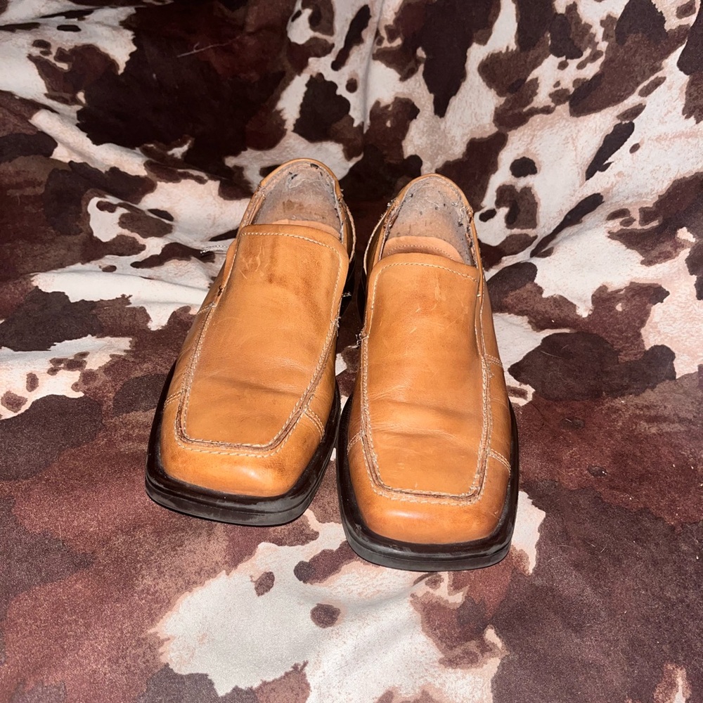 Venturini men’s Tan Loafers with Square Toe and Smooth Leather Finish